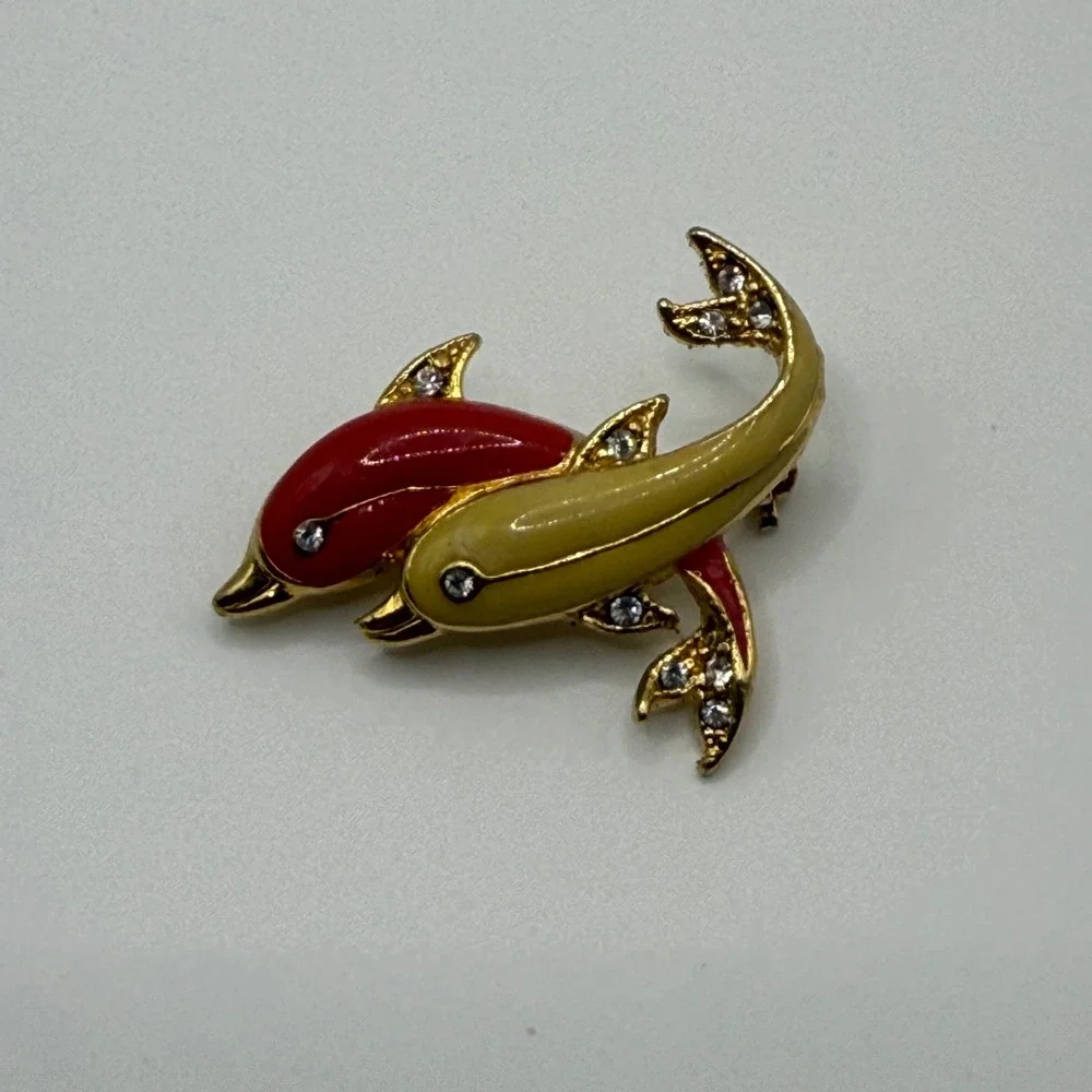 MJ Jewelry Vintage Red Yellow Enamel Rhinestone Double Dolphin Brooch